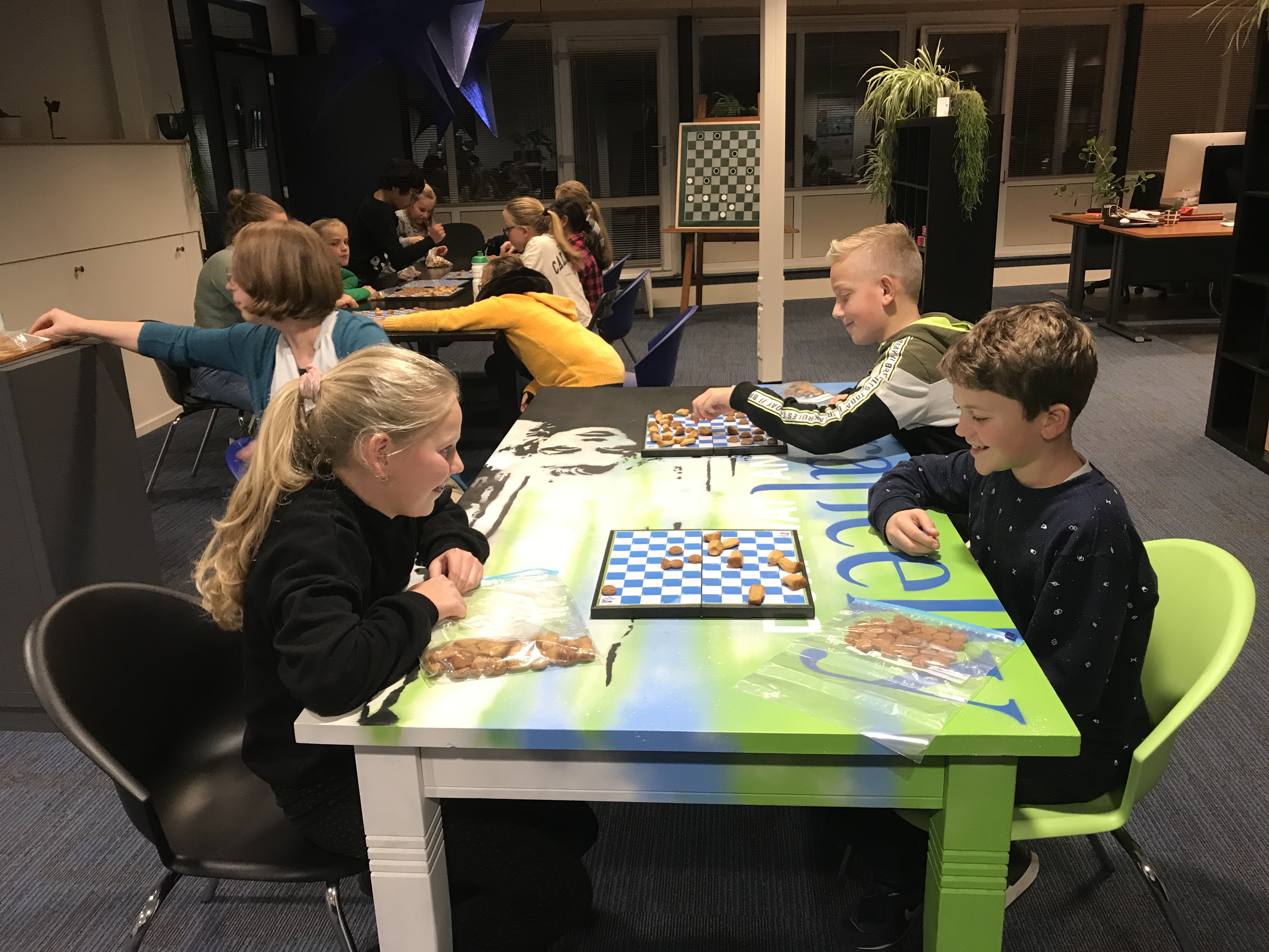 Pepernootdammen met lootjes