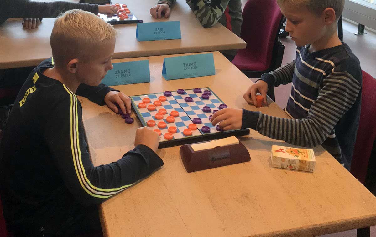 Eerste damtoernooi van Damclub Huis van Alles